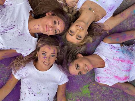About Us – Blondesister.